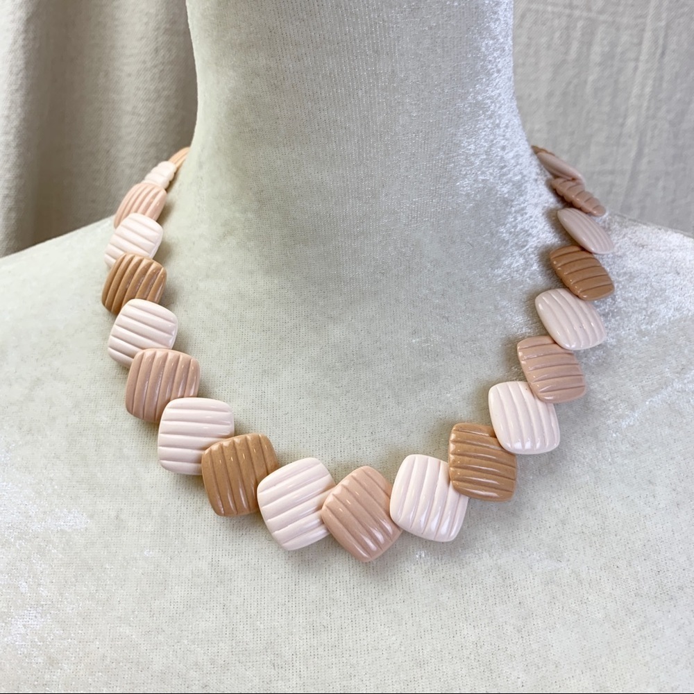 Vintage 1985 Avon Summer Sands tan Acrylic Ribbed Squares Necklace